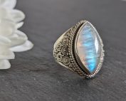 Vintage Silver Moonstone Ring 1