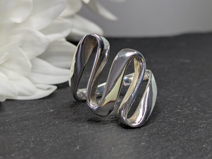 Wave Ring Sterling Silver • Size R - Image 3