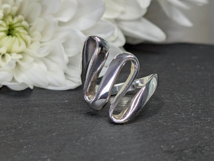 Wave Ring Sterling Silver • Size R - Image 5