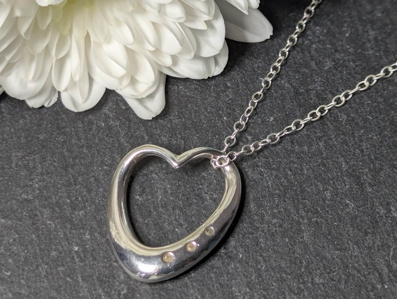 Hot Diamonds Heart Necklace - Image 2