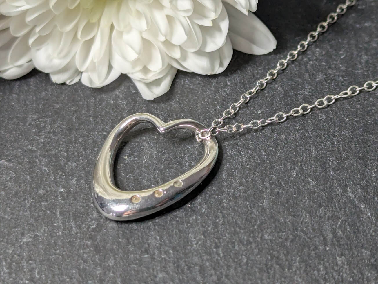 Hot Diamonds Heart Necklace - Image 3