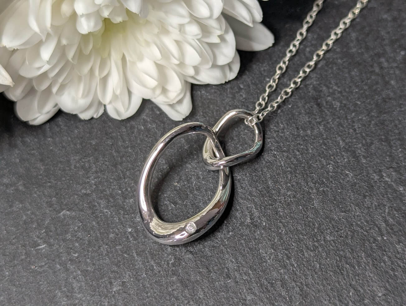 Hot diamonds necklace 2